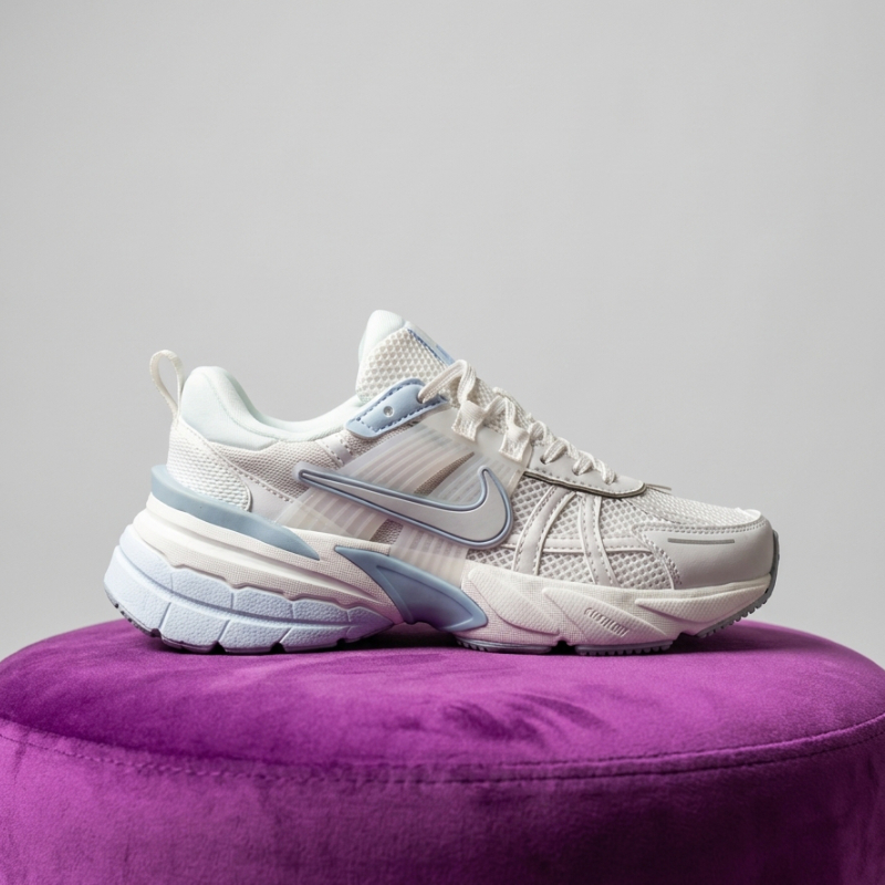 کتونی نایک وی تو کی ران سفید آبی (FD0736-009) (Nike V2K Run Platinum Tint) کتونی نایک وی تو کی ران سفید آبی (FD0736-009) (Nike V2K Run Platinum Tint)